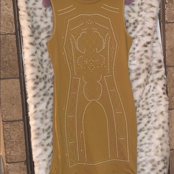 Dress   - Picture 4 of 5